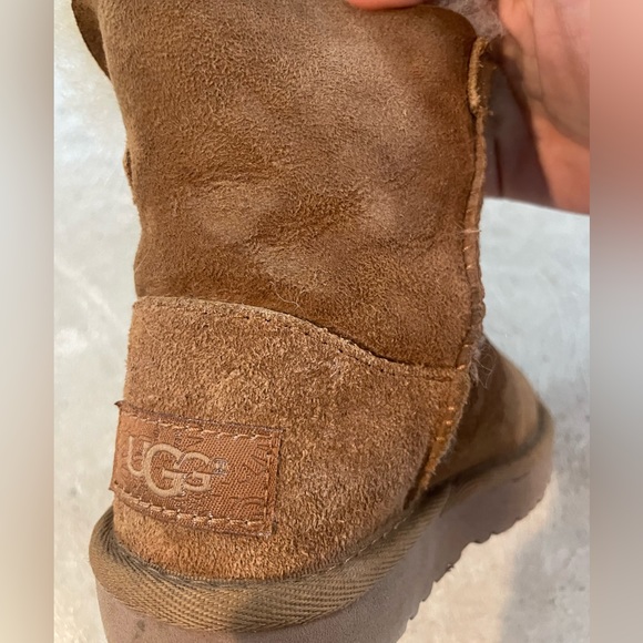 VGUC UGG Barrel Button Closure Toddler Boots - size 8 - Picture 8 of 12